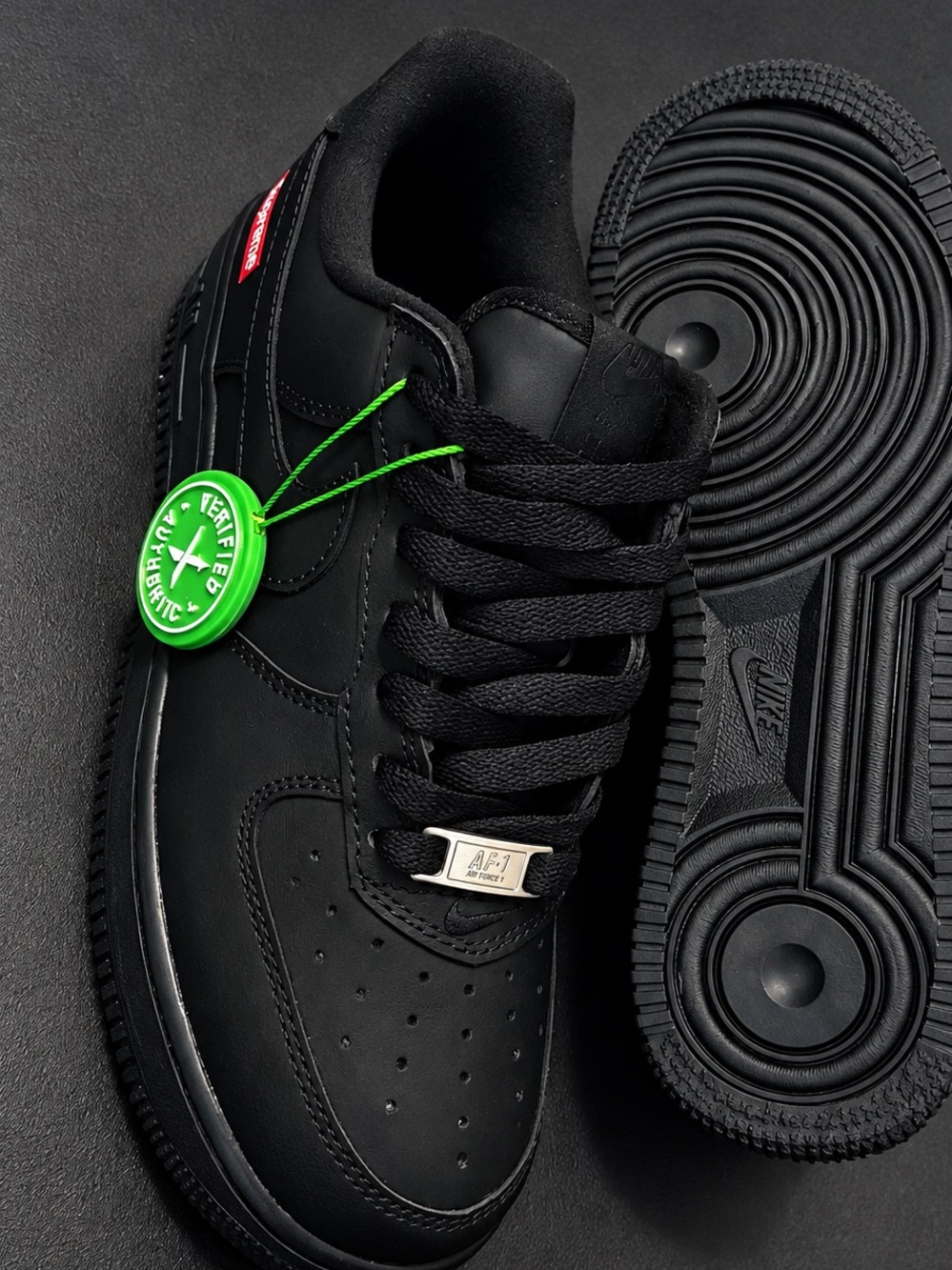 Nike Air Force 1 Low Supreme Black